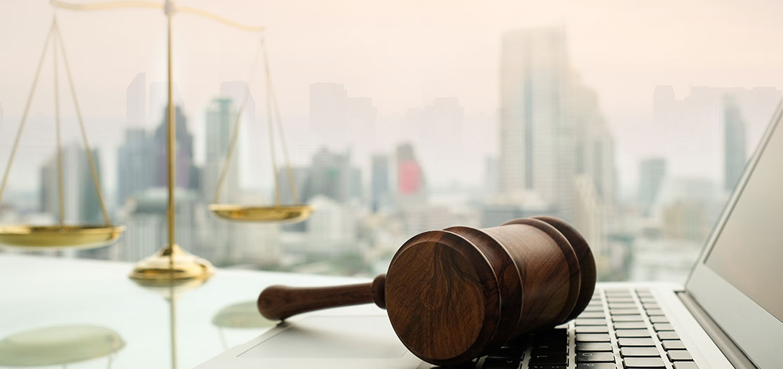 business-law-img